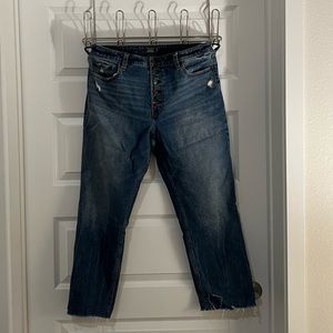 Medium wash Abercrombie & Fitch ankle jeans